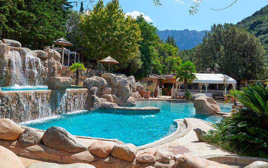 Comment choisir son camping avec piscine en corse ?